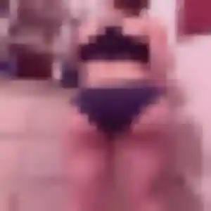 Charmante Lena, 26 ans à Acigné - la contacter