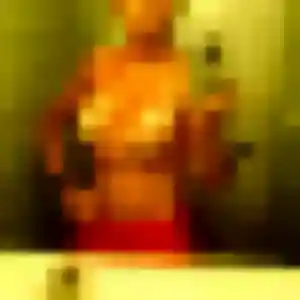 Naomi, fille de 22 ans veut plan cul à Allevard