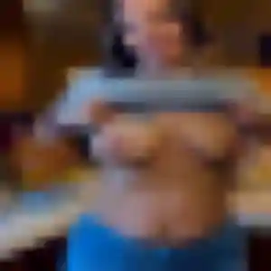 Ninon de Antigny, 24 ans - plan cul discret