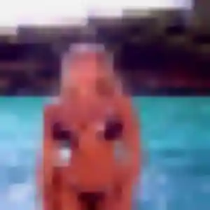 Imane, 22 ans, en ligne à Arras pour une rencontre coquine