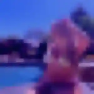 Maya, femme de 24 ans propose plan cul à Authume