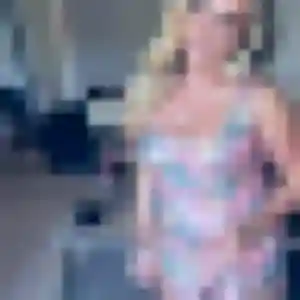 Contacte Coralie, 33 ans à Beaujeu-Saint-Vallier-Pierrejux-et-Quitteur gratuitement