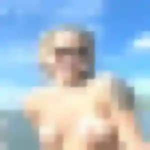 Photo exclusive de Iris, 43 ans à Beaujeu-Saint-Vallier-Pierrejux-et-Quitteur - plan discret
