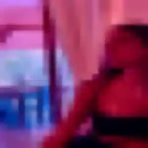Photo de Oriane à Bias (22 ans) - plan cul discret