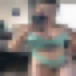 Honorine, 26 ans, connectée à Bogève pour un plan cul