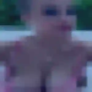 Profil de Adeline à Bons-en-Chablais (25 ans) - plan cul sans inscription