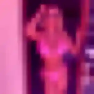 Contacte Eva, 22 ans à Bourg-Charente en privé