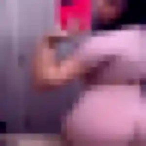 Brigitte, 28 ans, en ligne à Bouxières-aux-Chênes pour une rencontre coquine