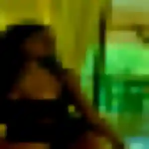 Ava, 33 ans, dispo pour plan cul à Bressolles