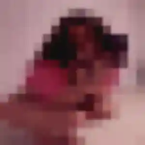 Charmante Karima, 22 ans à Bruyères - la contacter