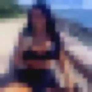 Geneve, 34 ans, disponible à Busnes pour un plan cul