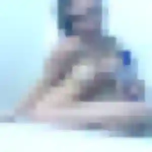 Karima, 35 ans, disponible à Chabanais pour un plan cul