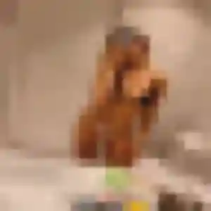 Julie, femme de 37 ans propose plan cul à Chamblet