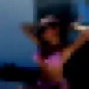 Jolie Melanie, 23 ans à Châteaufort - la contacter