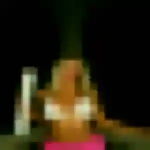 Isabella, 42 ans, en ligne à Châteauneuf pour un plan cul