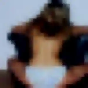 Photo de Wilhelmine à Chauvé (22 ans) - plan cul discret