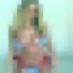 Rejoins Valerie, 32 ans à Colombe en privé