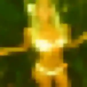 Sexy Caroline, 22 ans à Courcy - la contacter