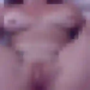 Sexy Flore, 37 ans à Courdemanche - voir sa photo