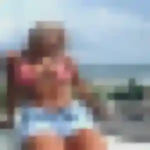 Morgane, femme de 24 ans cherche plan cul à Courtonne-les-Deux-Églises