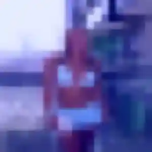Photo de Manon à Crandelles (23 ans) - plan cul discret