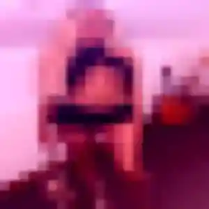 Photo de Noemie à Dieue-sur-Meuse (33 ans) - plan cul discret