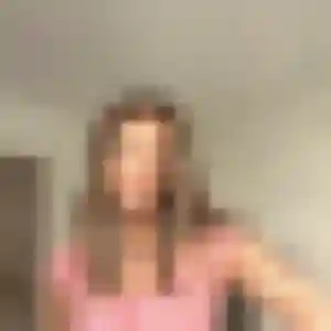 Jennifer, 25 ans, connectée à Dinozé pour un plan cul