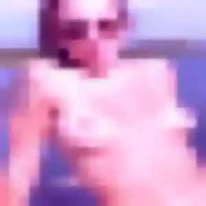 Stephanie, femme de 22 ans cherche plan cul à Domazan