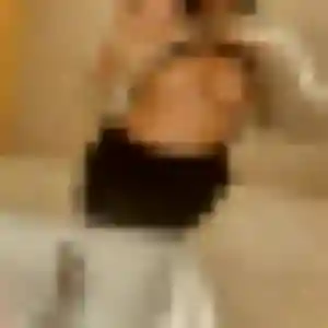 Découvre Olga, 30 ans à Duerne en privé