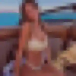 Kenza (30 ans) à Durdat-Larequille propose un plan cul ce soir