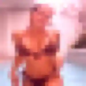 Ines, 34 ans, en ligne à Esnes pour un plan cul