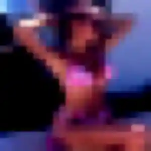 Urielle, fille de 42 ans cherche plan cul à Félines