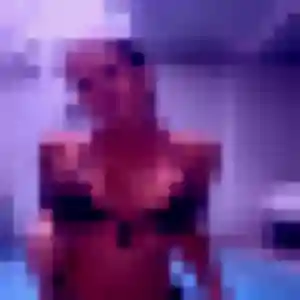 Celeste, 22 ans, en ligne à Ferrières-sur-Ariège pour une rencontre coquine