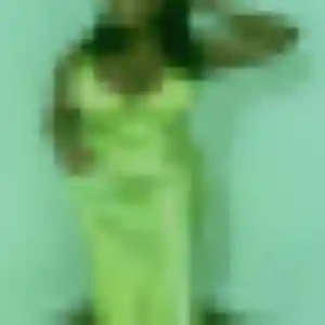 Charmante Sara, 22 ans à Féy - voir sa photo