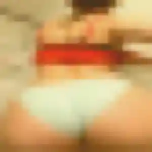 Joanne, fille de 23 ans cherche plan cul à Floirac