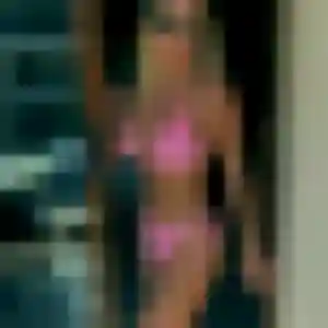 Ambre, 22 ans, connectée à Fontaines-sur-Saône pour une rencontre coquine