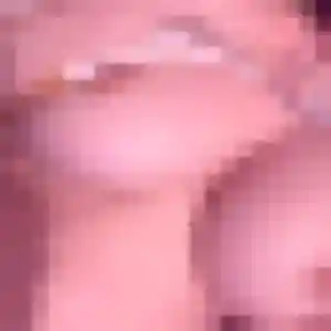 Veronique (30 ans) à Frans attend une rencontre ce soir