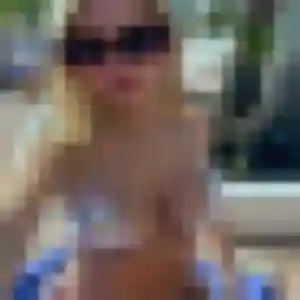 Photo de Virginie à Geneuille (24 ans) - plan cul gratuit