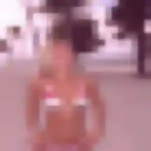 Découvre Brunehilde, 25 ans à Gennes-Longuefuye gratuitement