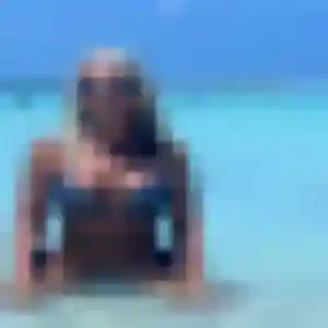Rejoins Aisha, 30 ans à Goyave en t'inscrivant