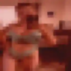 Geraldine, 26 ans, connectée à Grigny pour un plan cul
