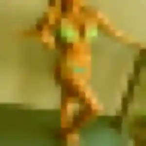 Rebecca, 24 ans, en ligne à Grilly pour une rencontre coquine