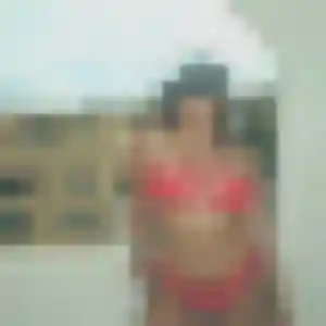 Samantha, femme de 34 ans propose plan cul à Guéreins