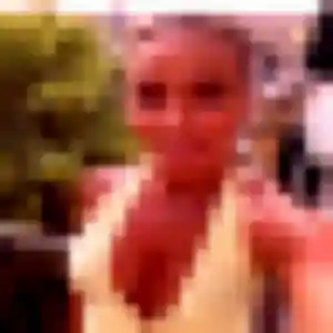 Rejoins Leonore, 22 ans à Hostun en privé