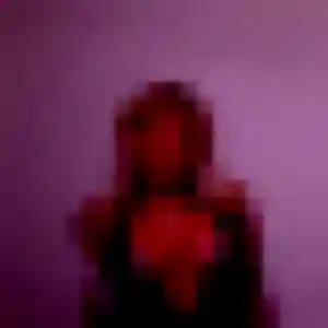 Contacte Laura, 29 ans à Jarzé Villages en privé