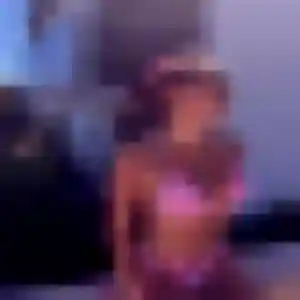 Caroline, 33 ans, en ligne à Jonquières-Saint-Vincent pour une rencontre coquine