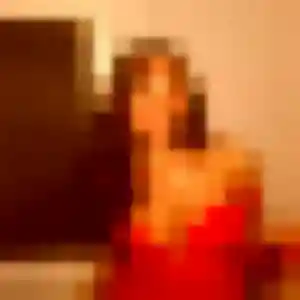 Elodie, 37 ans, connectée à La Couarde-sur-Mer pour une rencontre coquine