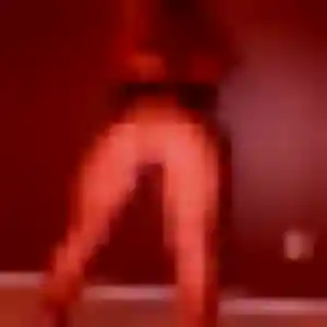 Photo privée de Barbara, 44 ans à La Ferté-Saint-Cyr - plan discret