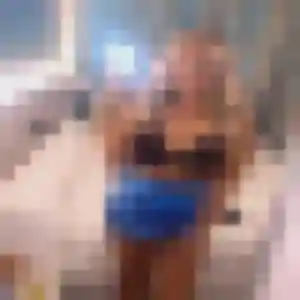Adeline, 43 ans, disponible à La Voivre pour un plan cul