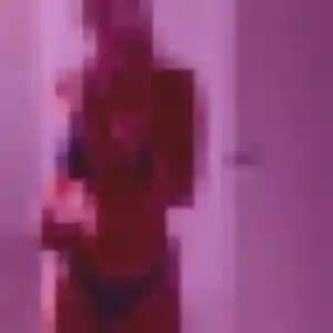 Laura, femme de 32 ans propose plan cul à Laillé